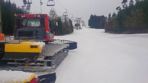 Rolba na upravené sjezdovce